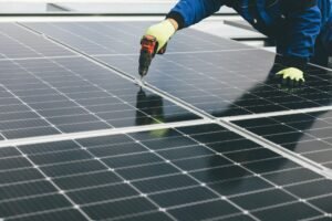 Off-Grid Solar Setup with Inverter & Battery Backup